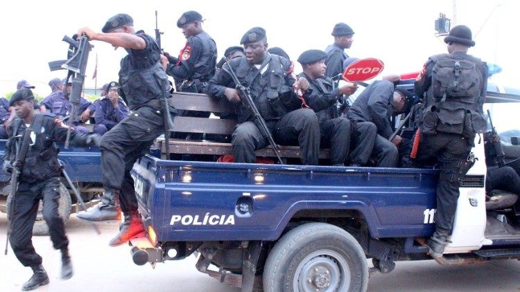 Polícia dispersa funeral do rei Lunda Ndembo em Cazombo em meio a relatos de disparos contra civis no Moxico Leste
