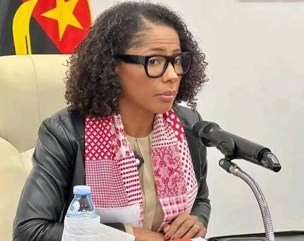 Ministra da Educação manda registar faltas de professores em greve e alerta para descontos nos salários