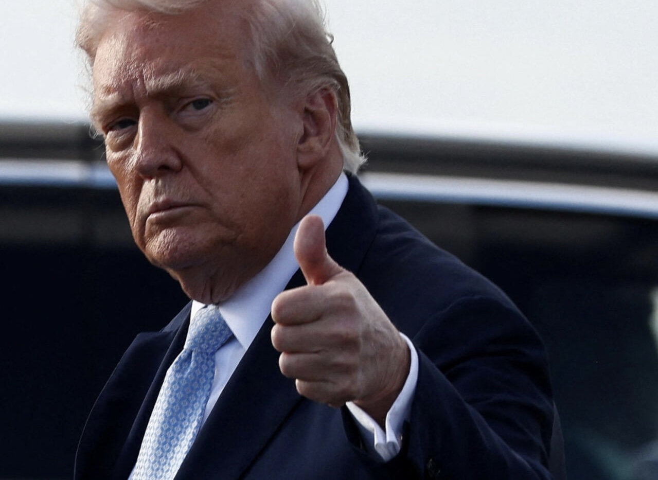 Trump chega atrasado em reunião de Chefes de Estado do G7 e afirma liderança imponente “eu sou o chefe”