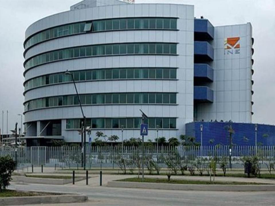 Sede do INE degrada-se em 12 anos e João Lourenço autoriza 12,1 mil milhões Kz para a salvar